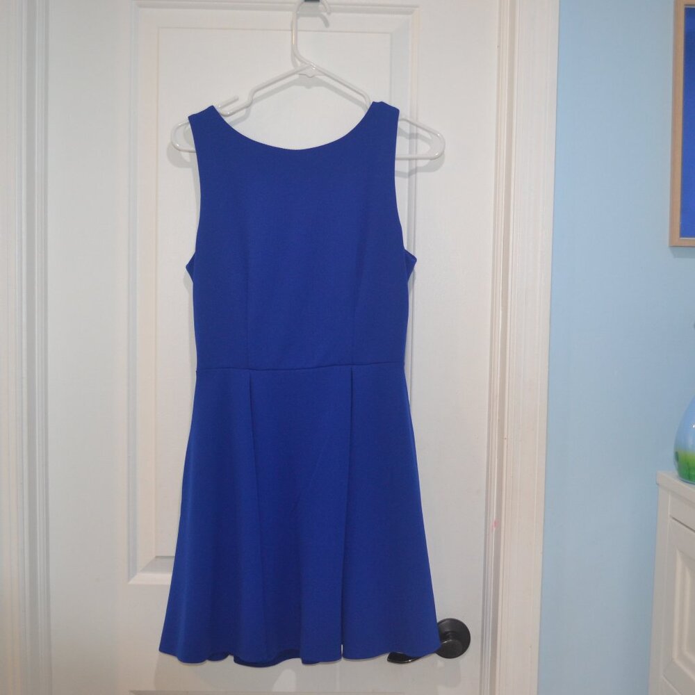 Pre-owned B. Darlin Junior's Sleeveless, A Line Dress, royal blue size 7/8